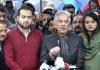 Asif dismisses any threat to govt by opposition alliance