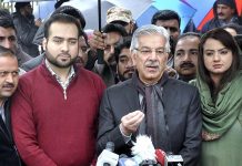 Asif dismisses any threat to govt by opposition alliance