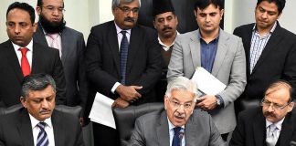 Asif says Afghan govt demanded Rs10bn to settle TTP in Afghanistan