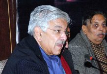 Khawaja Asif says PIA privatisation by end of October