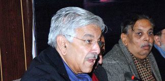 Khawaja Asif says PIA privatisation by end of October