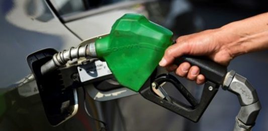 Petrol price likely to further hike in Pakistan from Feb 1