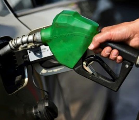 Petrol price likely to cut by Rs2 per litre from Jan 1