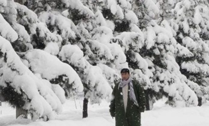 Quetta Receives First Snowfall Of Winter Jasarat