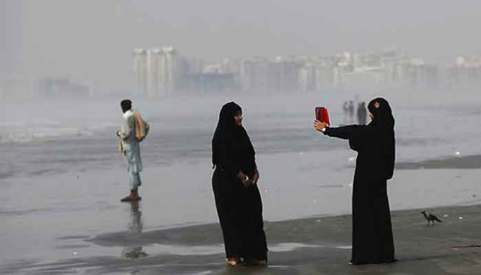 Met Office shares good news for Karachiites from tomorrow