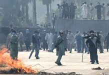 Several PTI workers still present near China Chowk, Jinnah Avenue; mobile services remain suspended