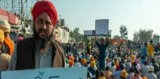 Indian police fire tear gas shells at protesting farmers in Punjab