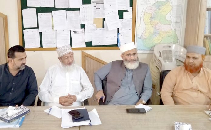 کراچی: امیر جماعت اسلامی سینیٹر سراج الحق صوبائی نظم کے اجلاس سے خطاب کررہے ہیں