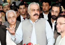 پشاور:وزیراعلیٰ پختونخواعلی امین گنڈاپور میڈیا سے گفتگو کررہے ہیں